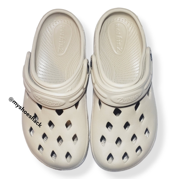 #687 New Nothinz Women's Creamy Tan Clogs Sandals Water Shoes 5 5L Shoes - Picture 5 of 8